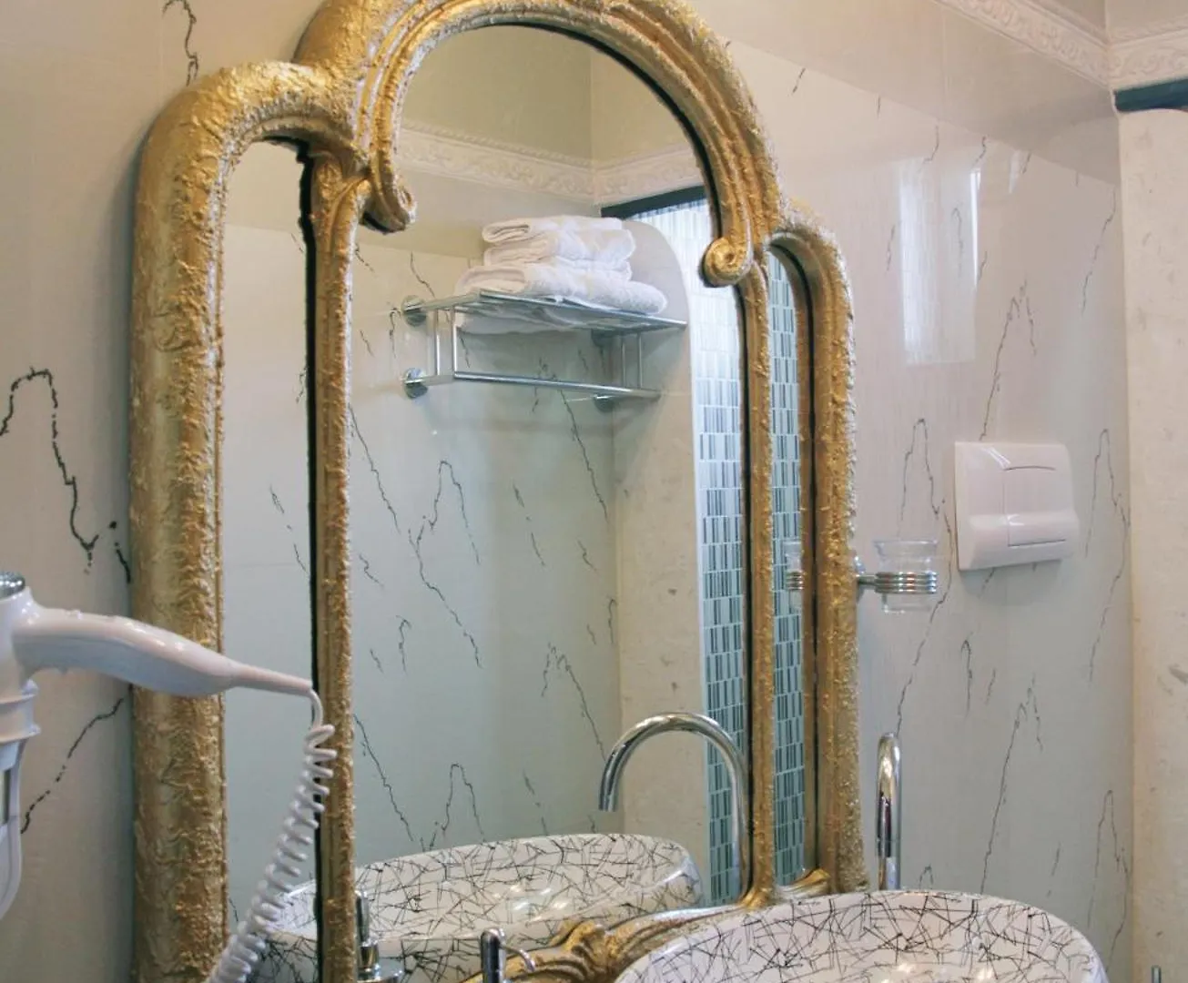 Hotel Boutique Vila Fernando Tirana 3*,  Albania