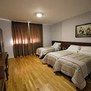In Center Hotel